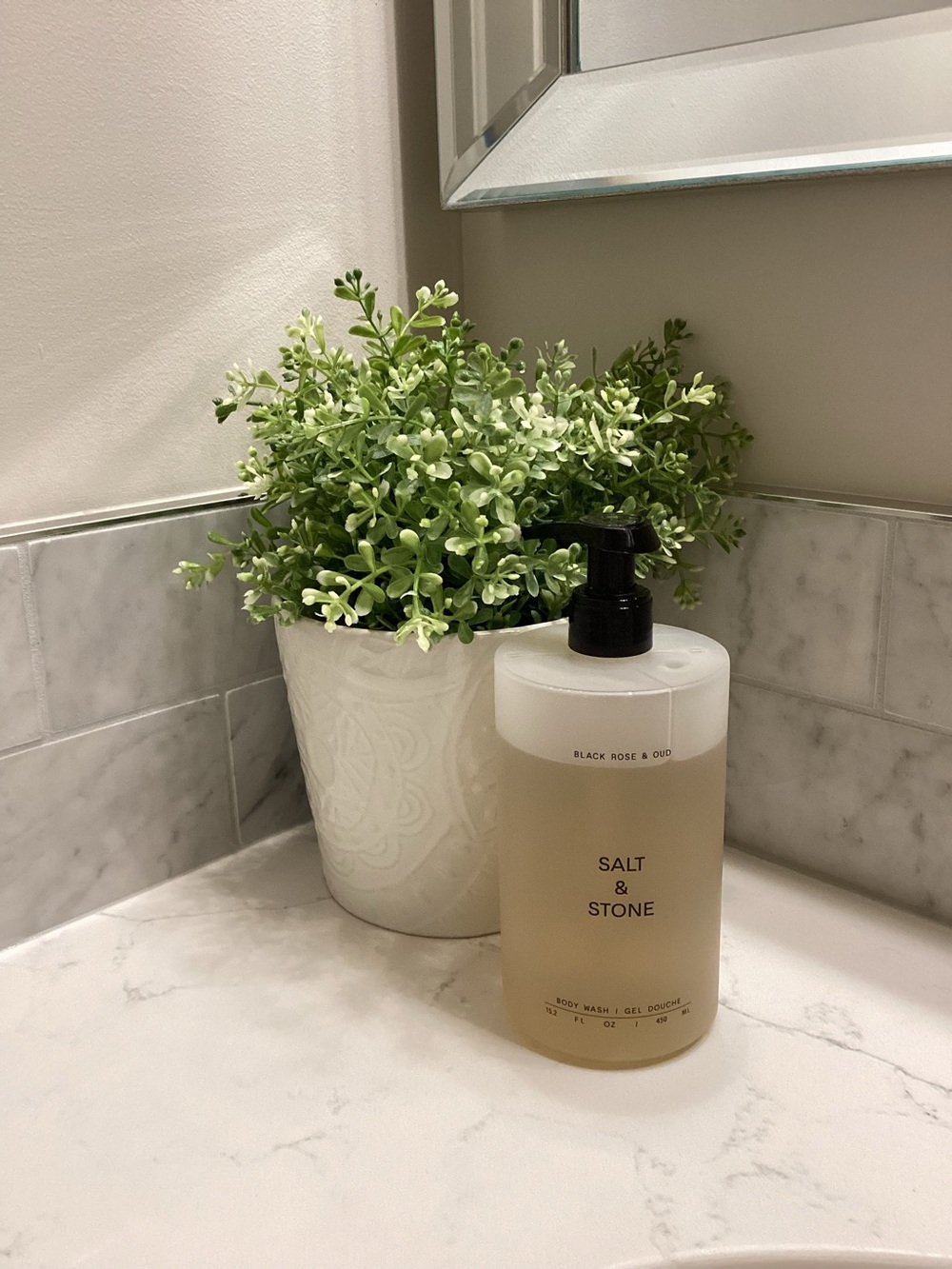 Salt & Stone ‘Black Rose & Oud’ Bath Gel